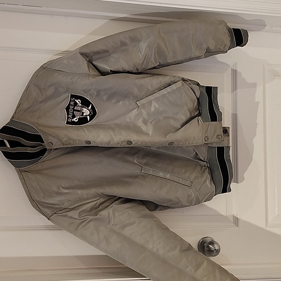 Raiders bomber - Picture 3 of 10
